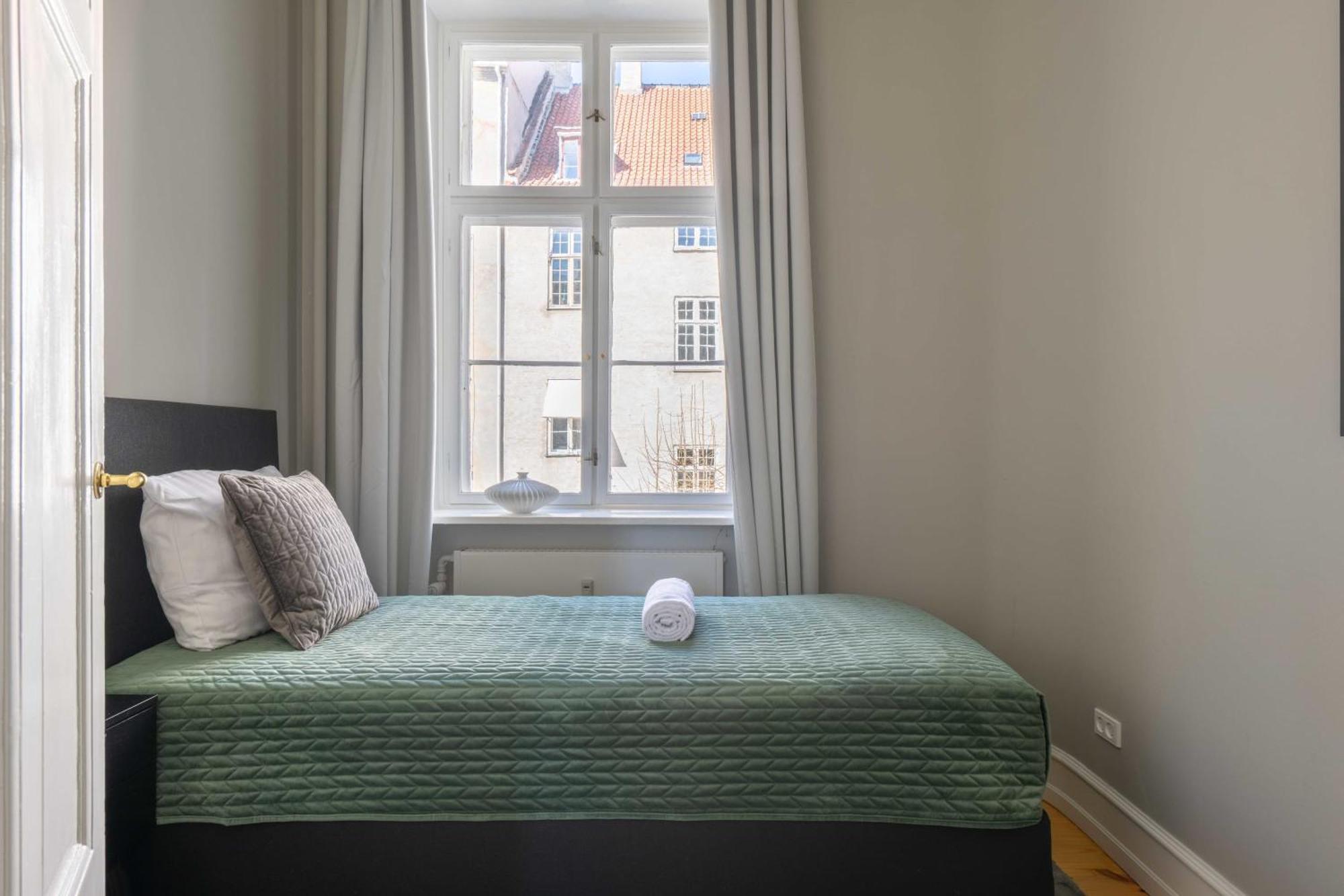Apartament Centrally Located 3 Bedroom *